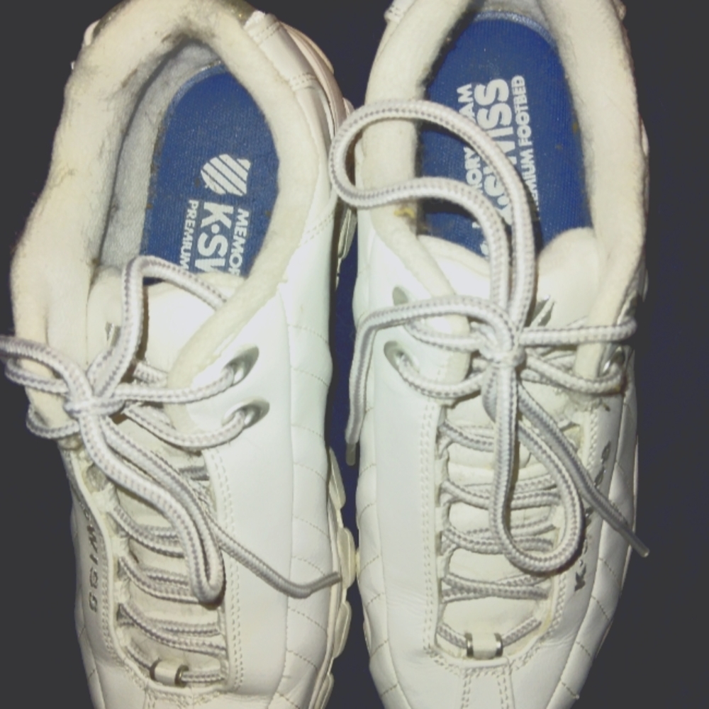 Ladies K Swiss tennis shoes